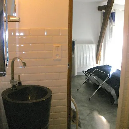 La Jumeliere Laval Nord Bed & Breakfast *