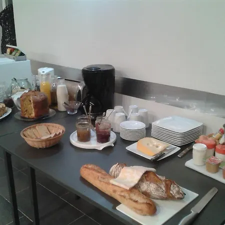 Bed & Breakfast La Jumeliere Laval Nord *